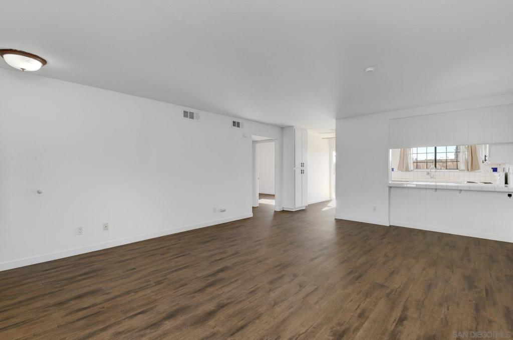 625 S Fig Street 10 Property Photo 3