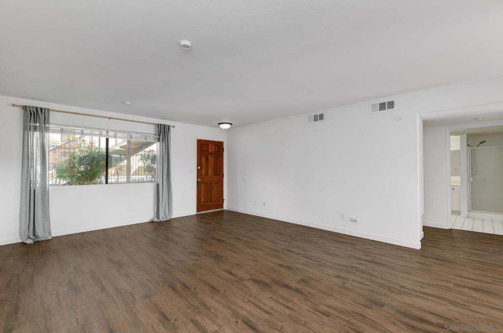 625 S Fig Street 10 Property Photo 5