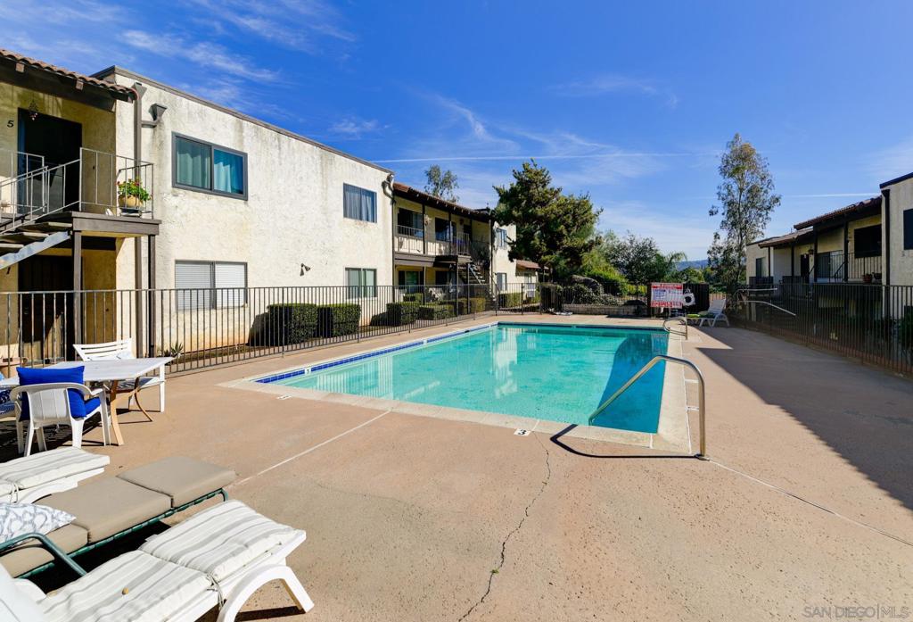 625 S Fig Street 10 Property Photo 23