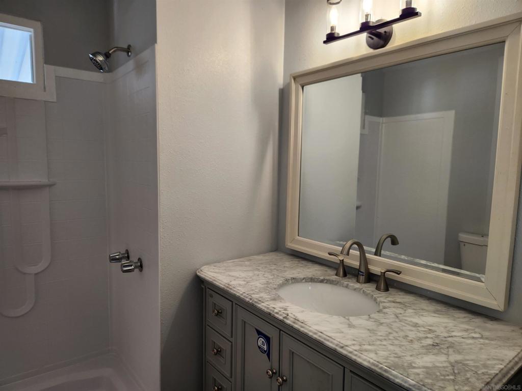 4912.5 Old Cliffs Road Property Photo 12