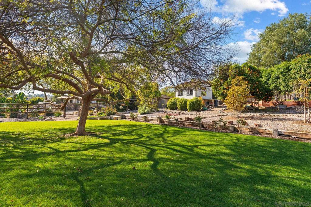 8 Country Glen Rd Property Photo 22