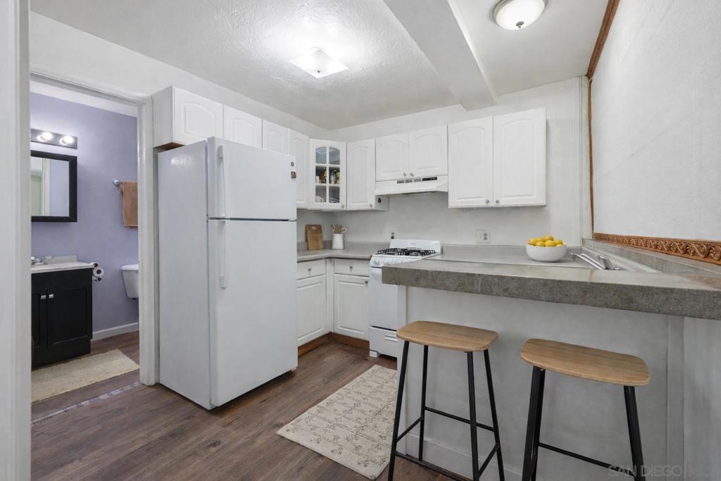 3029 Broadway 4 Property Photo 4