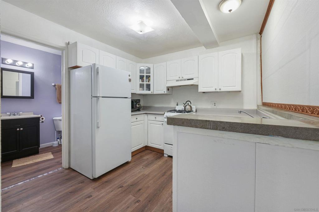 3029 Broadway 4 Property Photo 5