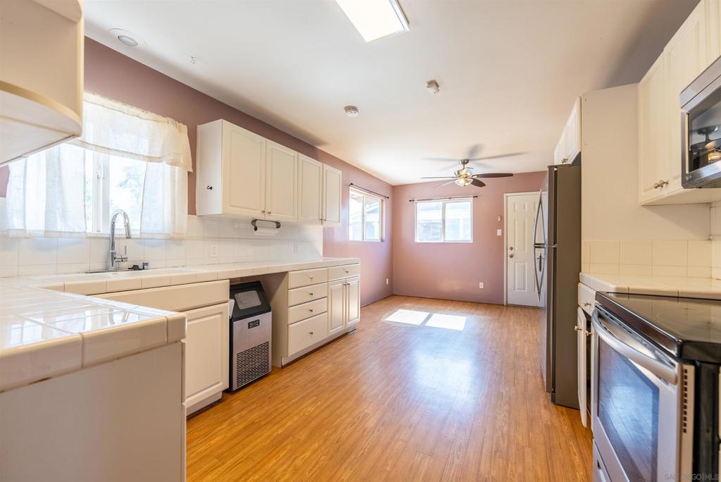 651 Maple Property Photo 16