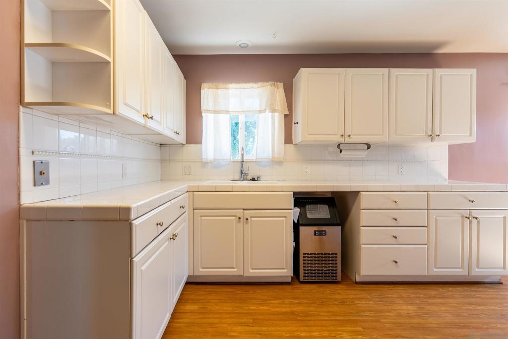 651 Maple Property Photo 17