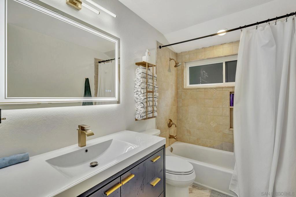 4016 Ampudia Property Photo 29