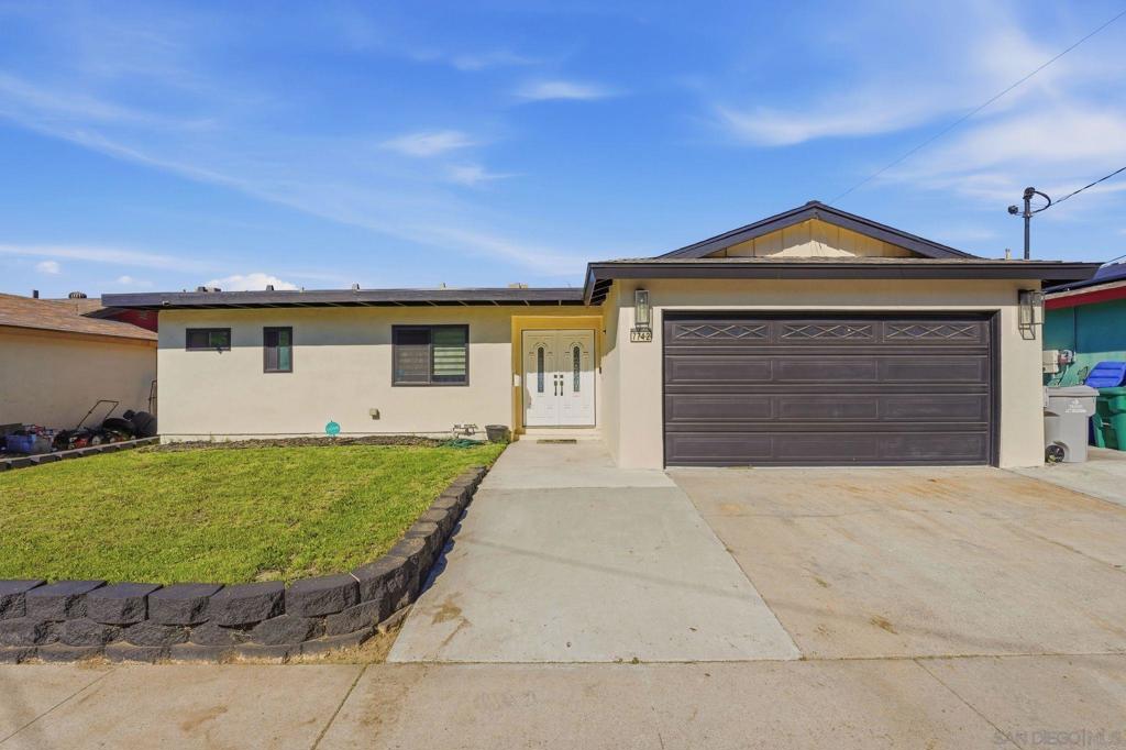 7742 Shorewood Dr Property Photo 1
