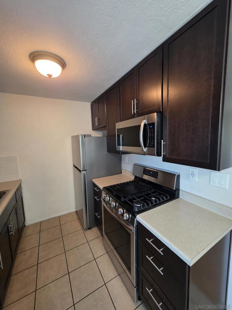 9739 Winter Gardens Blvd 4 Property Photo 5