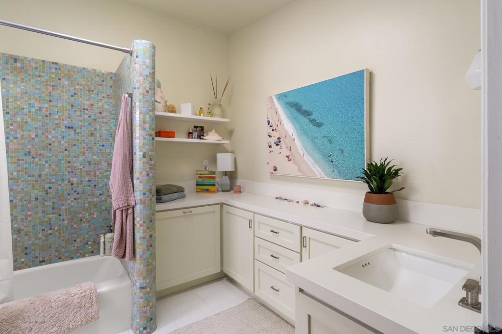 1370 Neptune Property Photo 11