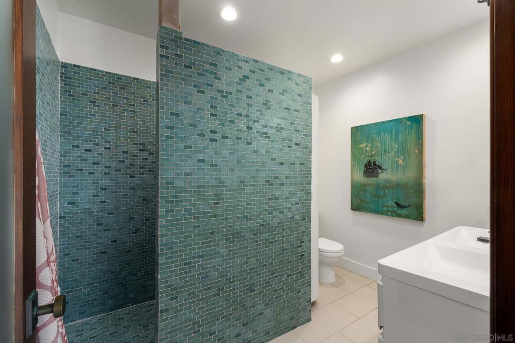 1370 Neptune Property Photo 25