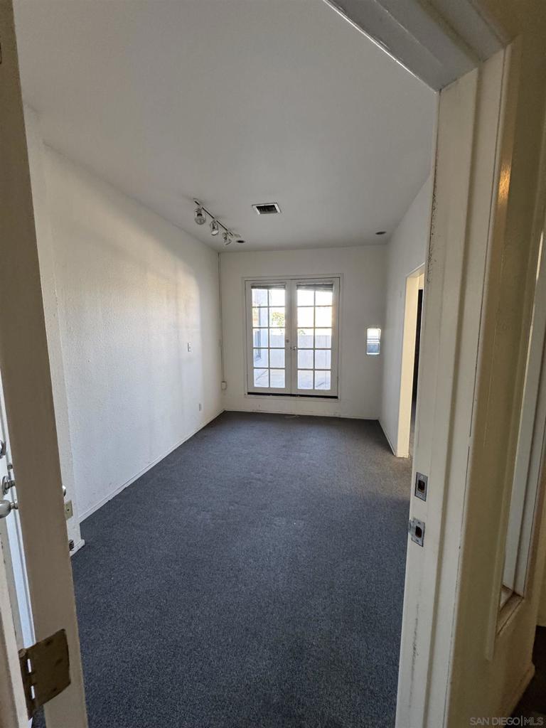 3953 Goldfinch St Property Photo 2