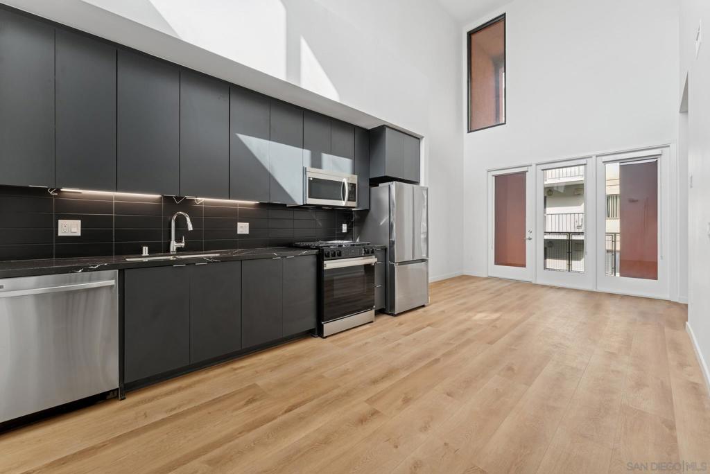3922 Park Blvd 603 Property Photo 4