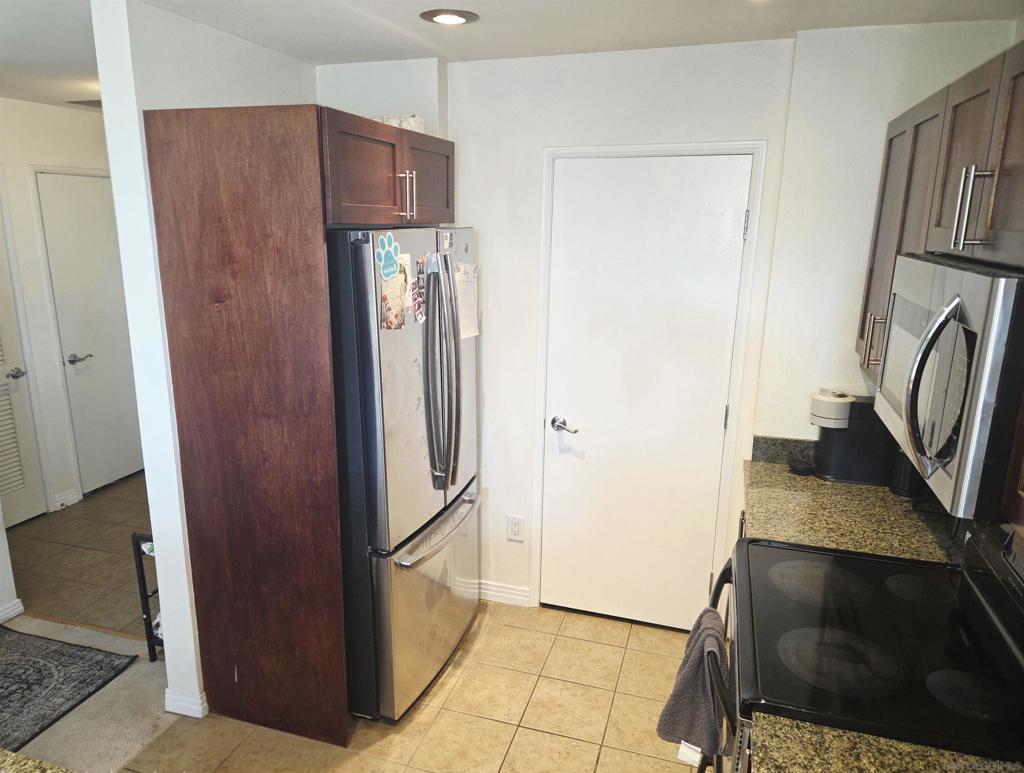 427 9th Ave 403 Property Photo 6