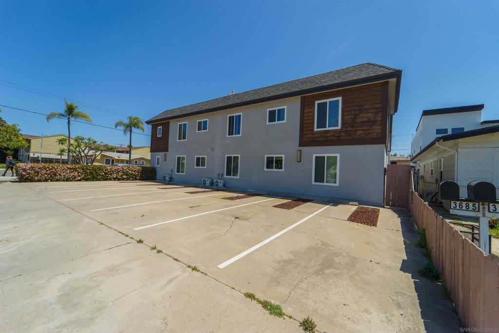 3167 Landis St Property Photo 31