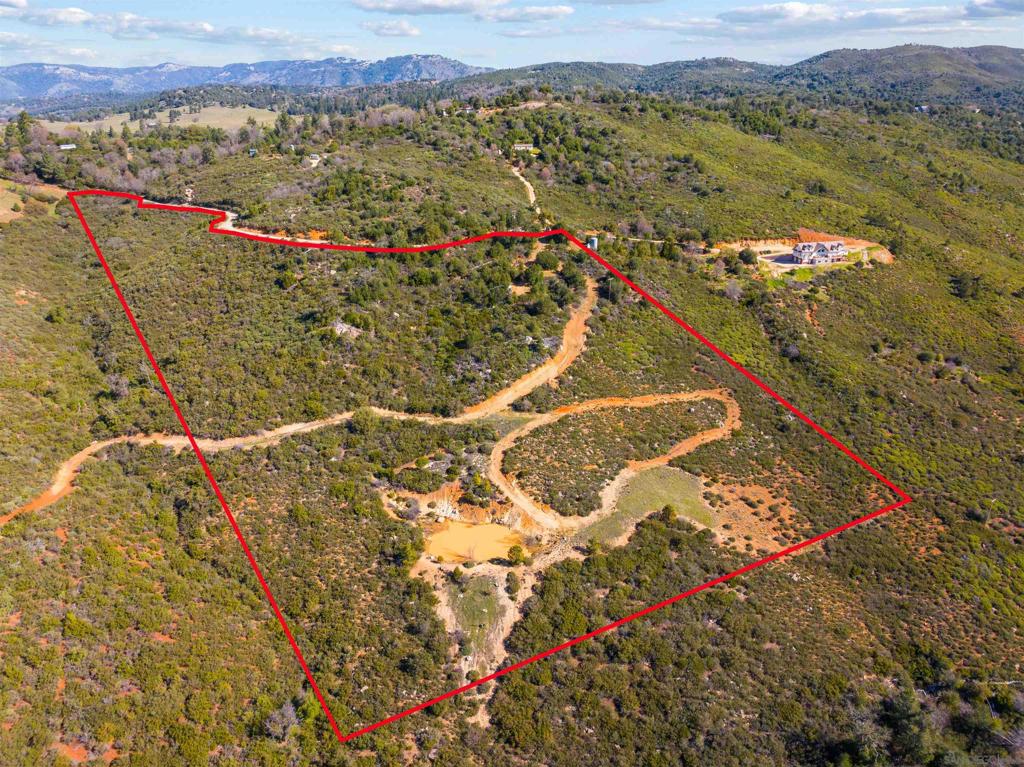 2106 Coulter Lane Property Photo 1
