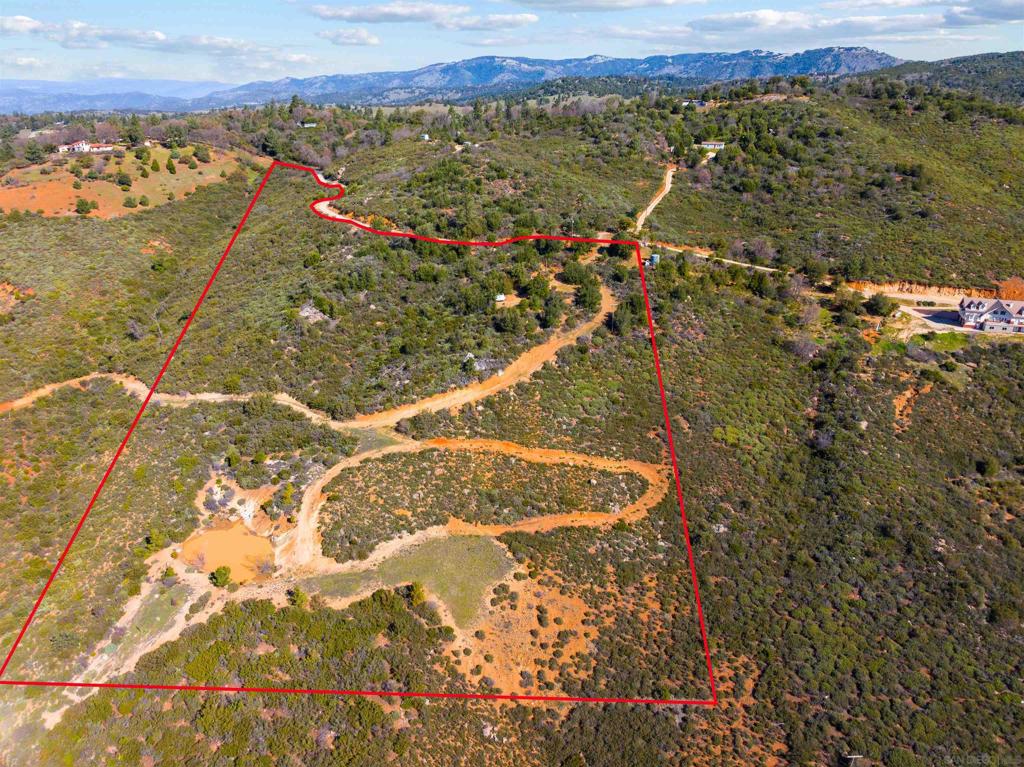 2106 Coulter Lane Property Photo 4