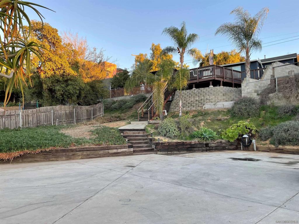 238 Lilac Property Photo 1