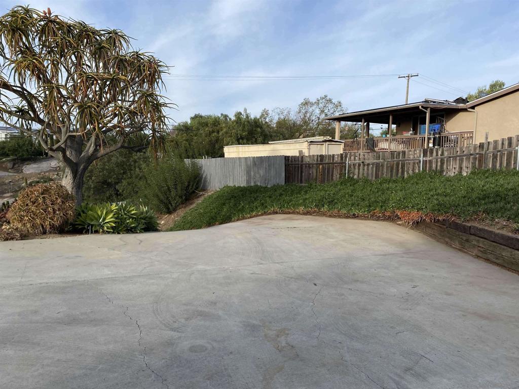238 Lilac Property Photo 2