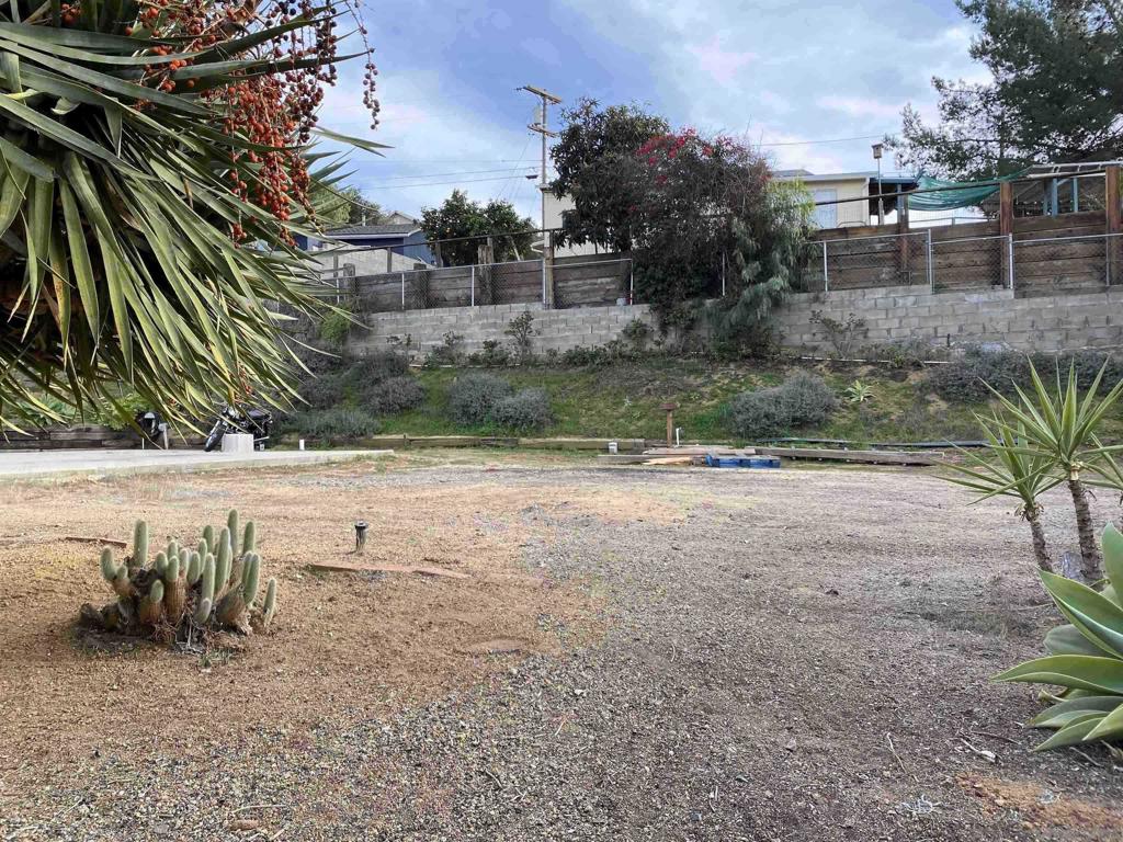 238 Lilac Property Photo 3