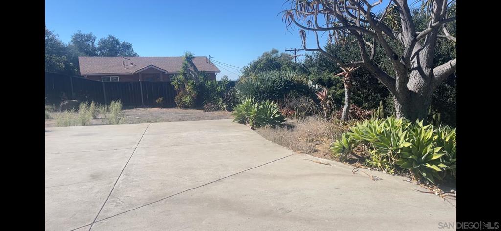 238 Lilac Property Photo 18