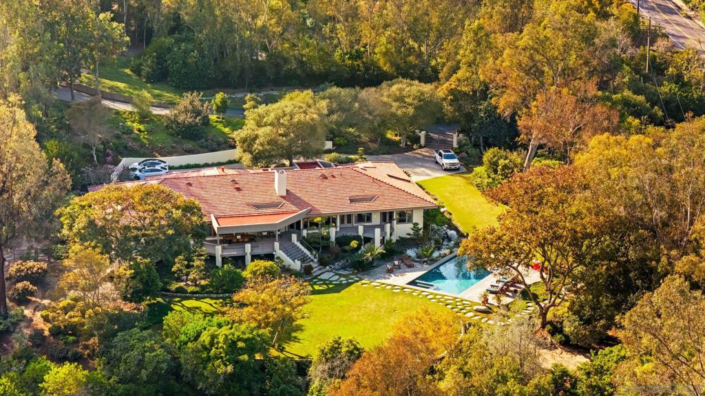 5491 Calzada Del Bosque Property Photo 1