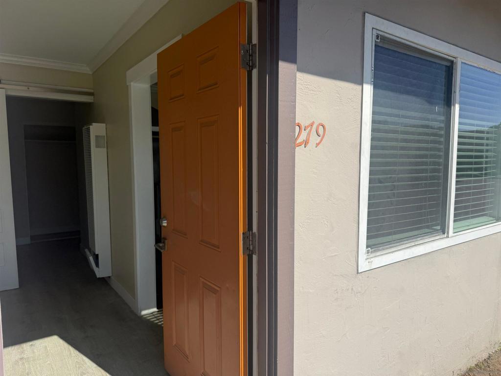 279 S Mollison Ave Property Photo 2