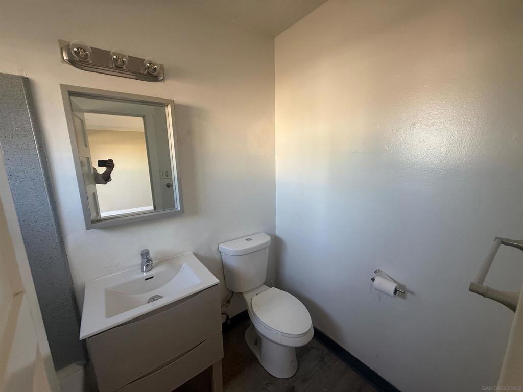 279 S Mollison Ave Property Photo 14