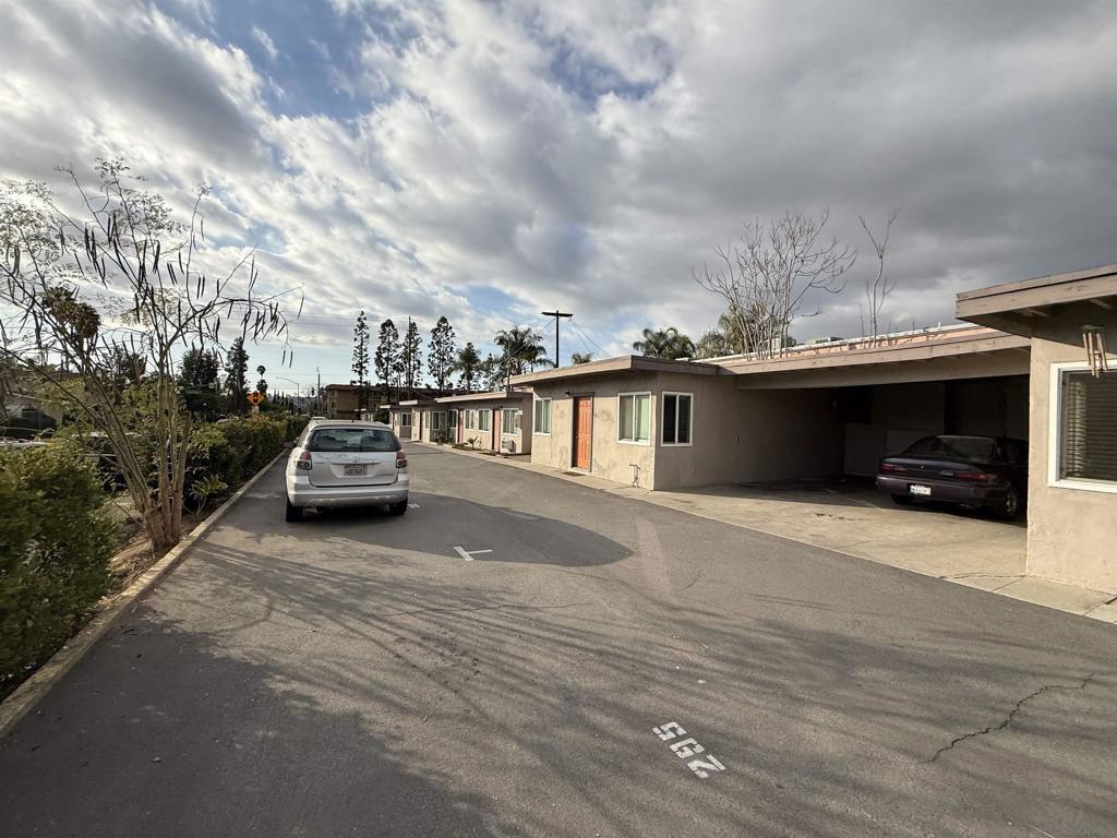 279 S Mollison Ave Property Photo 25