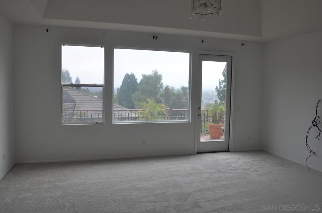 6135 Glenchester Row Property Photo 9