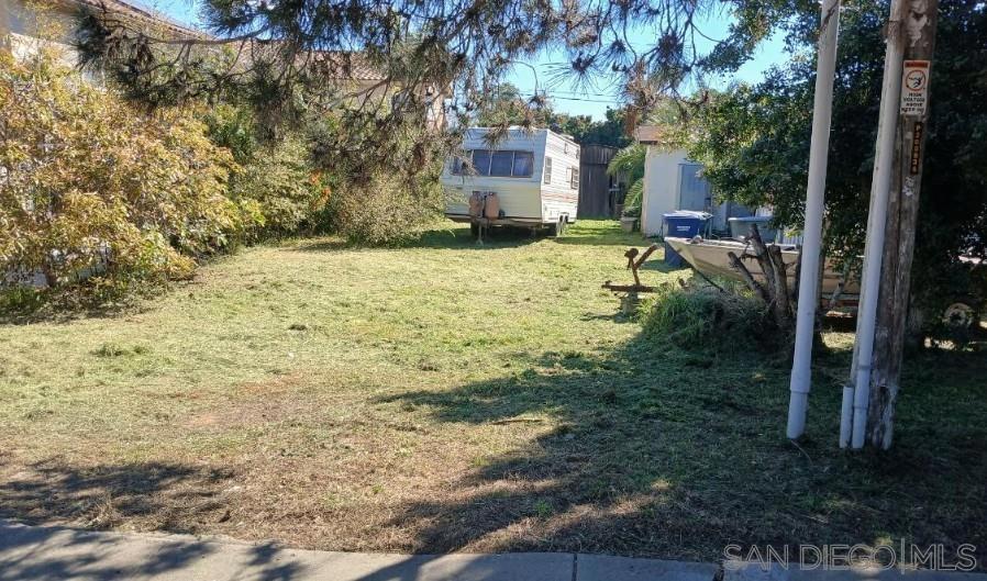 875 11th Street Property Photo 3