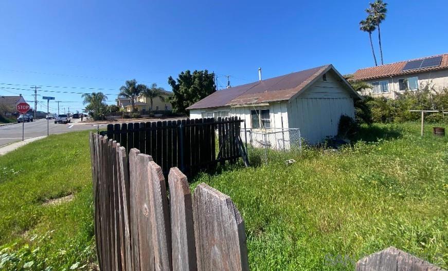 875 11th Street Property Photo 4