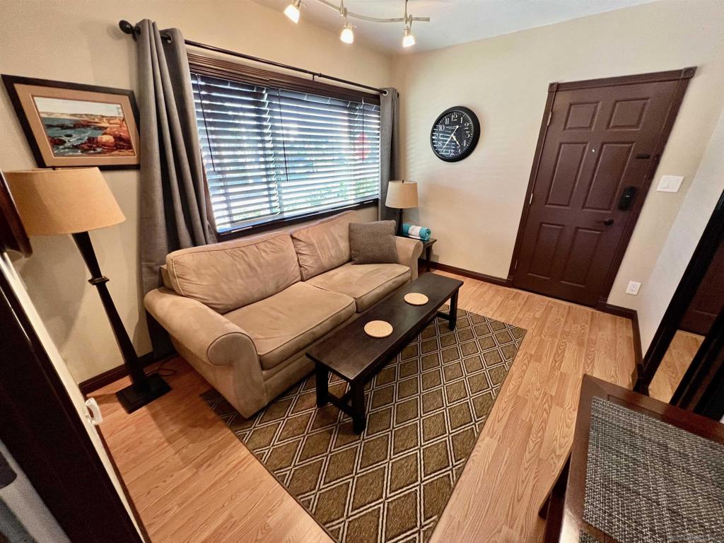 6628 La Jolla Blvd. Property Photo 6