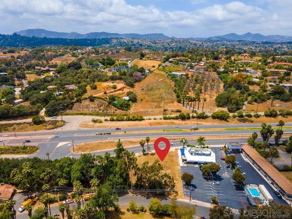 2690 S Escondido Blvd Property Photo 7