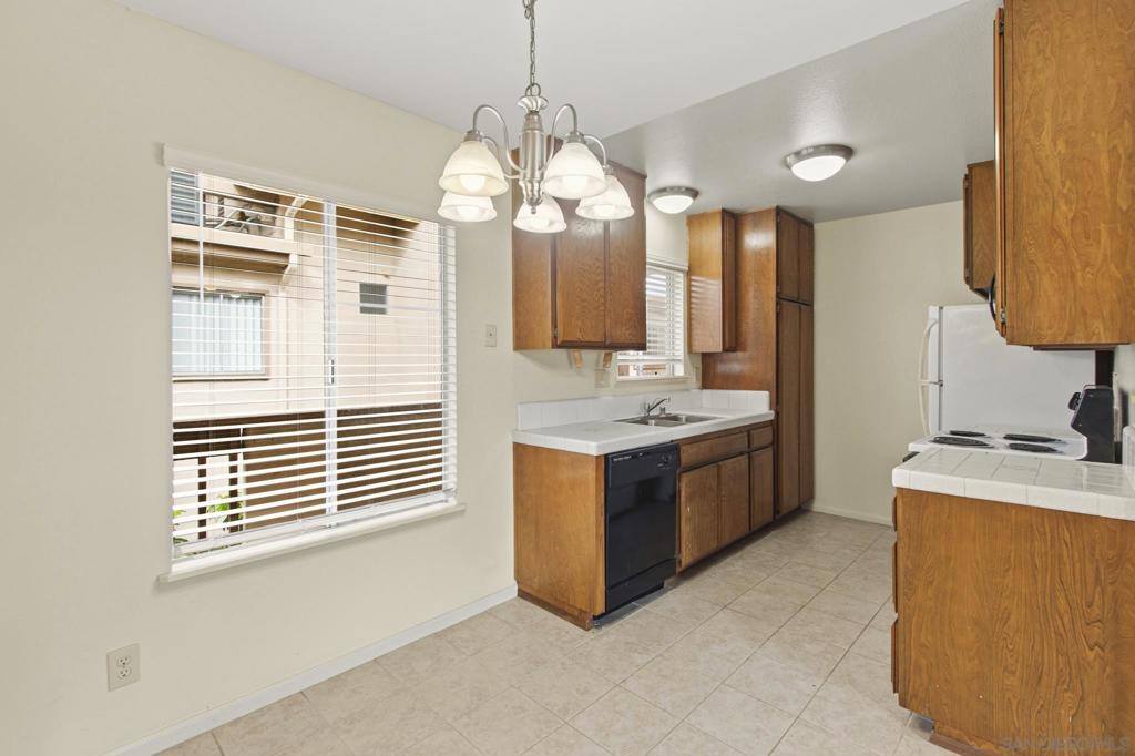 4069 Goldfinch Property Photo 24