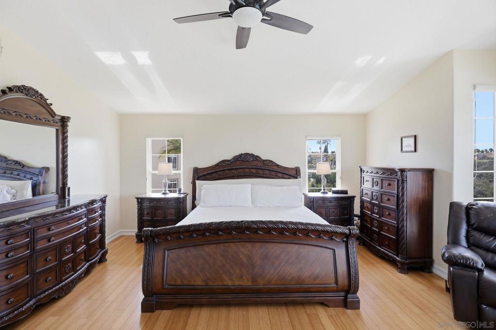 454 Acero Pl Property Photo 8