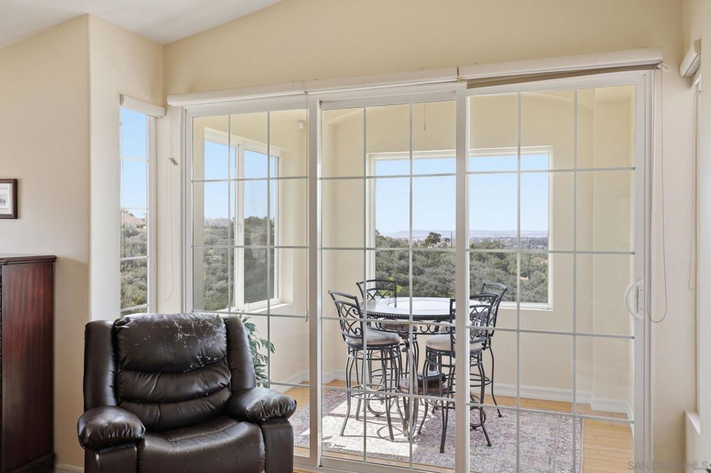 454 Acero Pl Property Photo 9