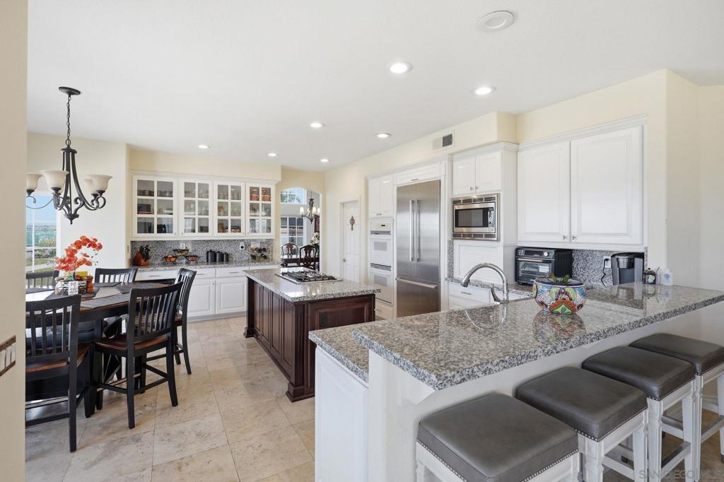 454 Acero Pl Property Photo 13