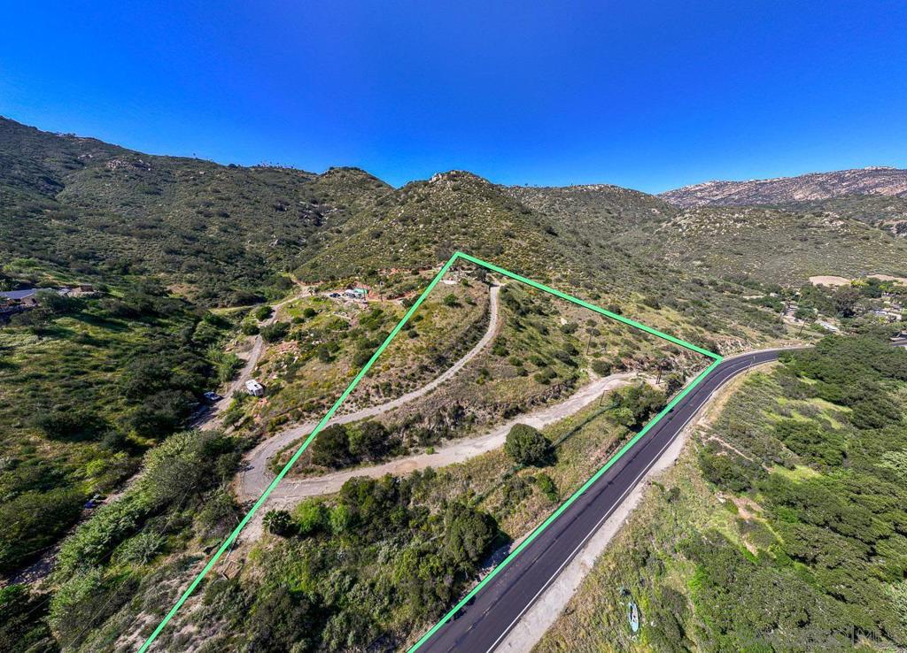 1186 Harbison Canyon Property Photo 8
