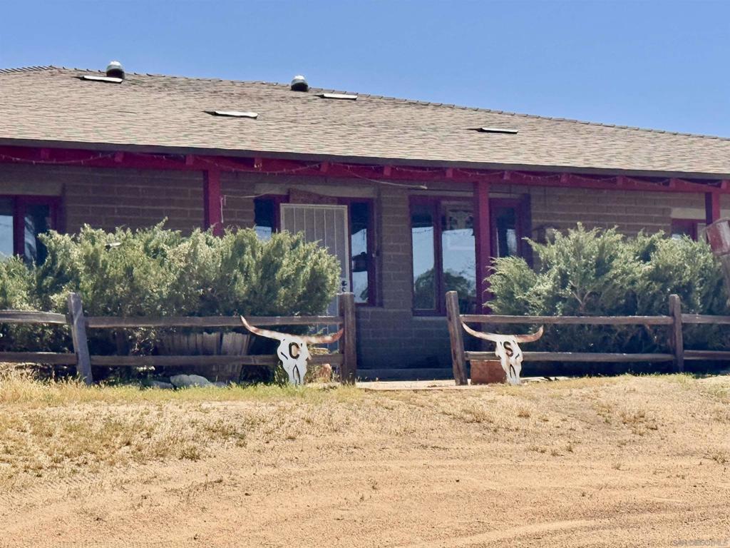 41083 Old Highway 80 Property Photo 4
