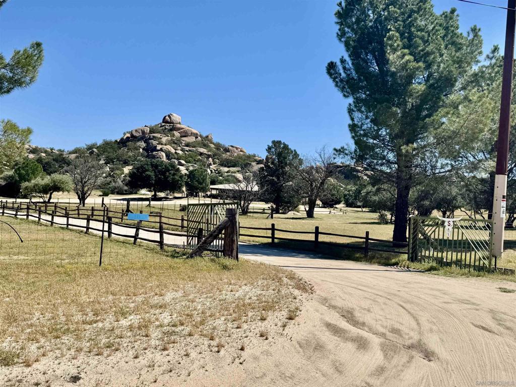 41083 Old Highway 80 Property Photo 21