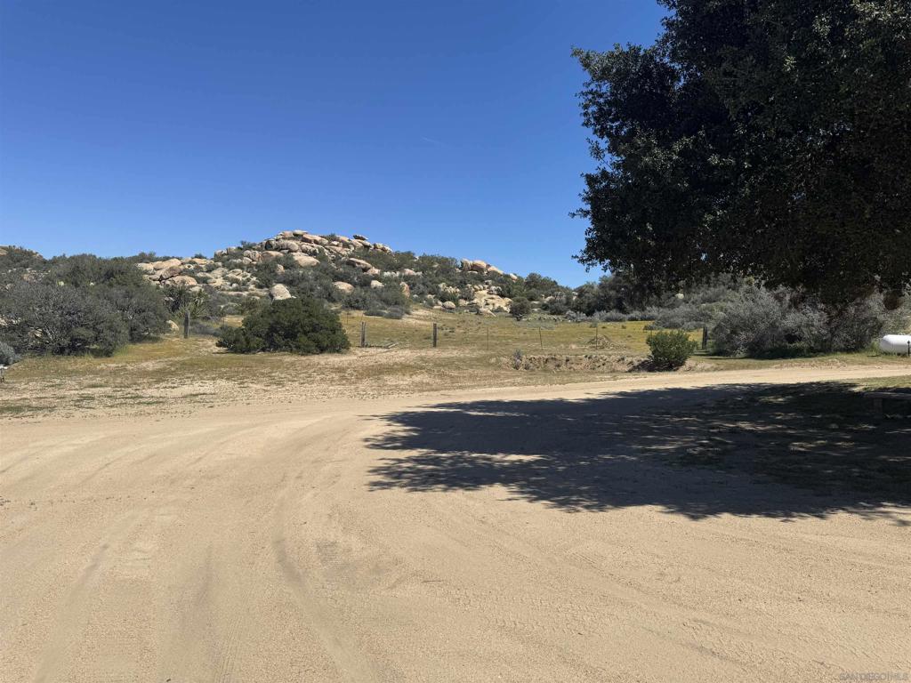 41083 Old Highway 80 Property Photo 25