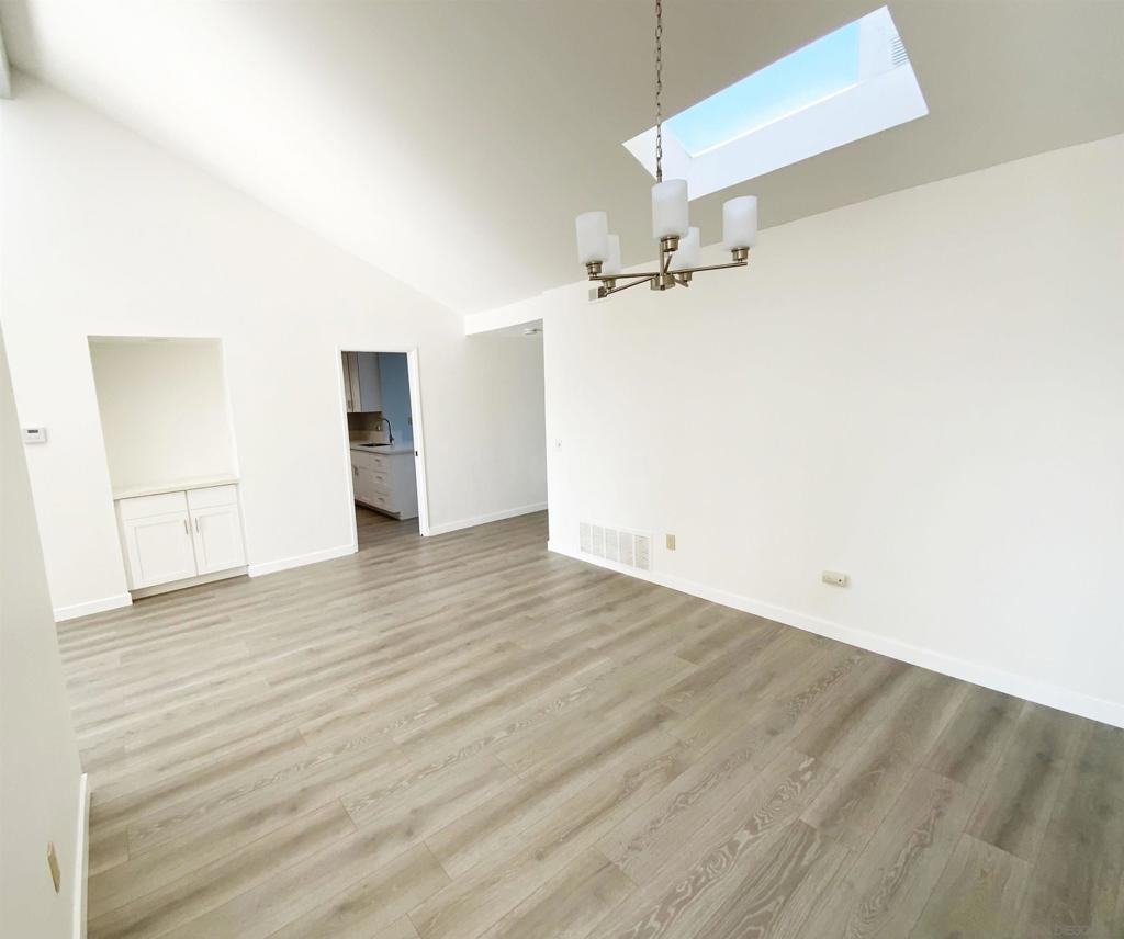 80 Kingston Property Photo 6