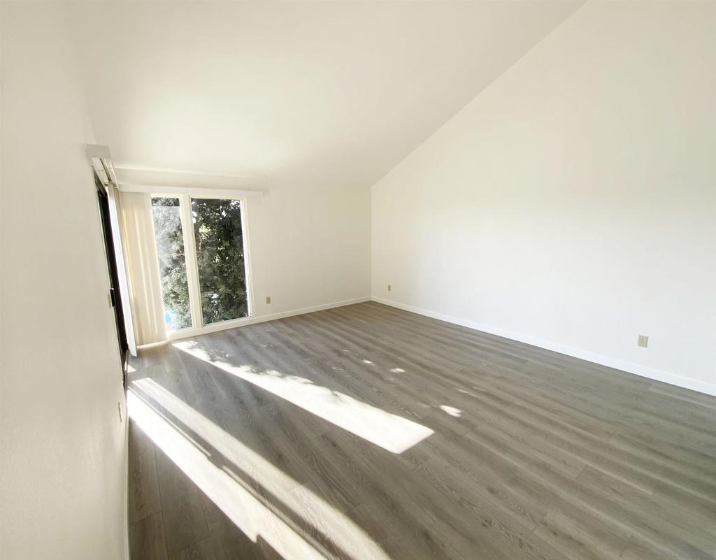 80 Kingston Property Photo 11