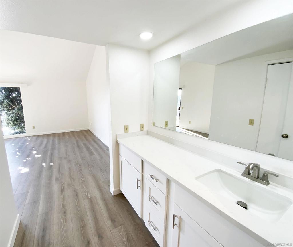 80 Kingston Property Photo 12