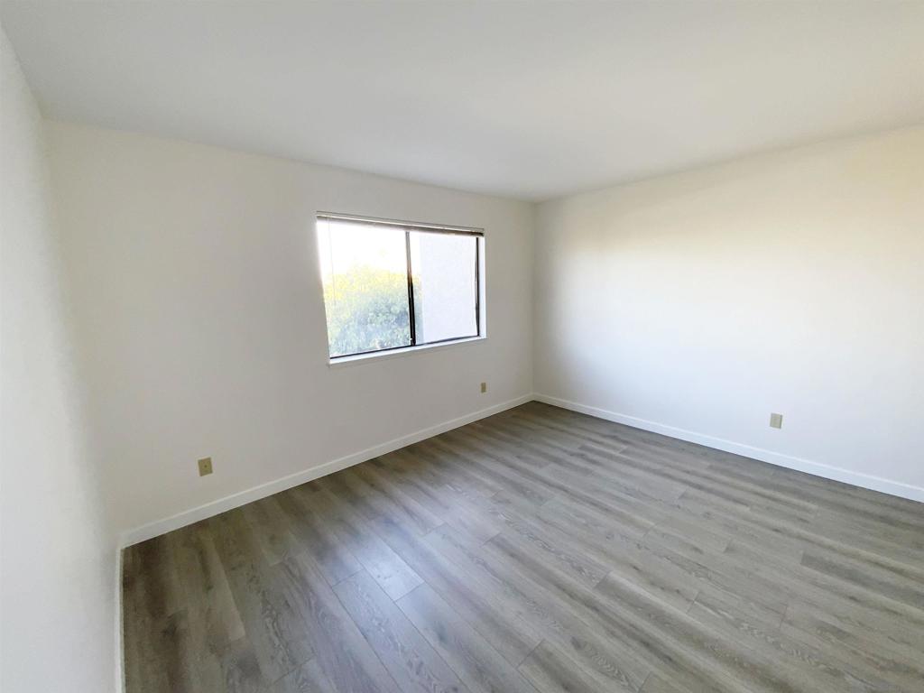 80 Kingston Property Photo 14
