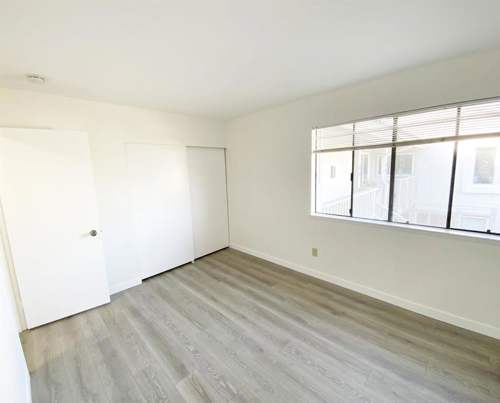 80 Kingston Property Photo 16