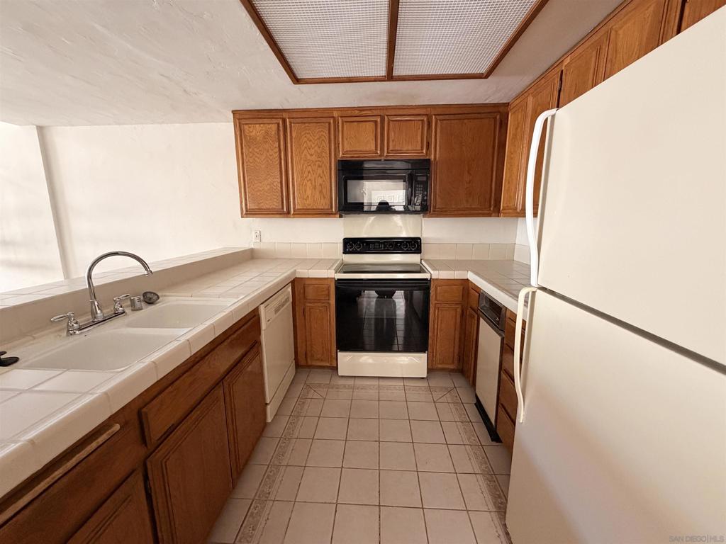 4012 Nobel 303 Property Photo 53