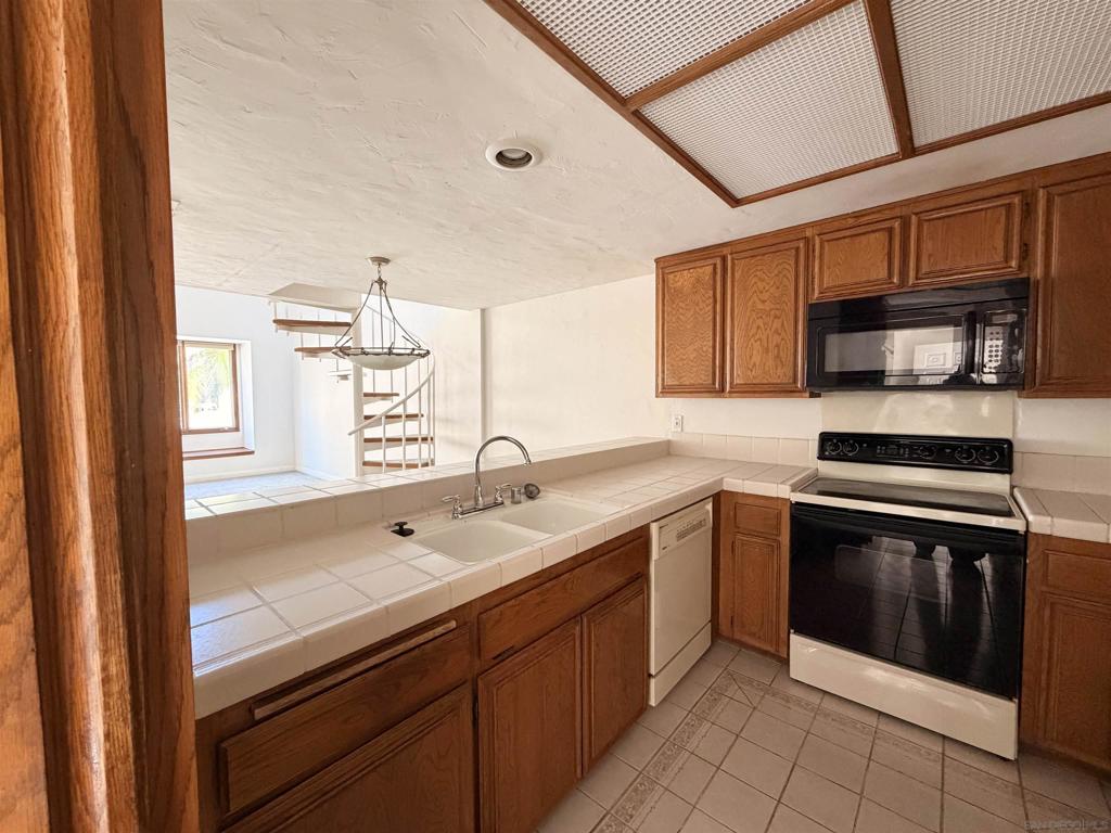 4012 Nobel 303 Property Photo 54