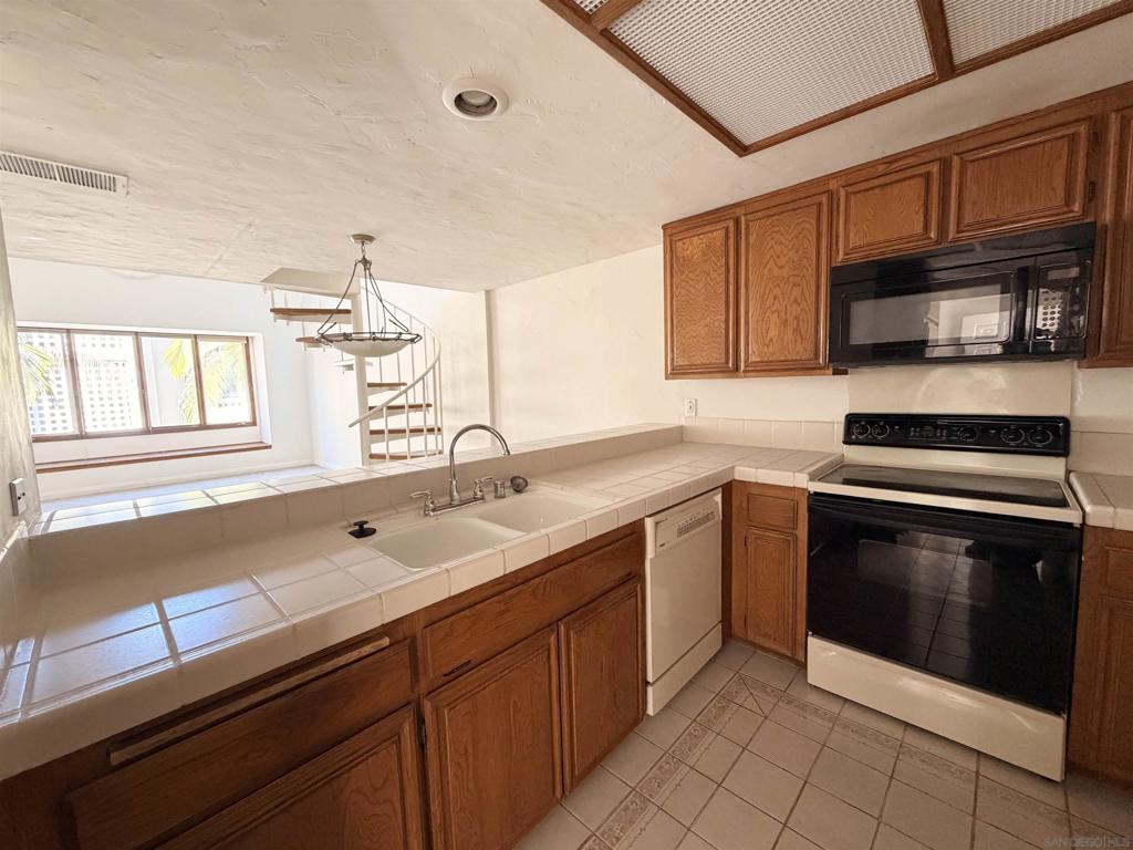 4012 Nobel 303 Property Photo 55