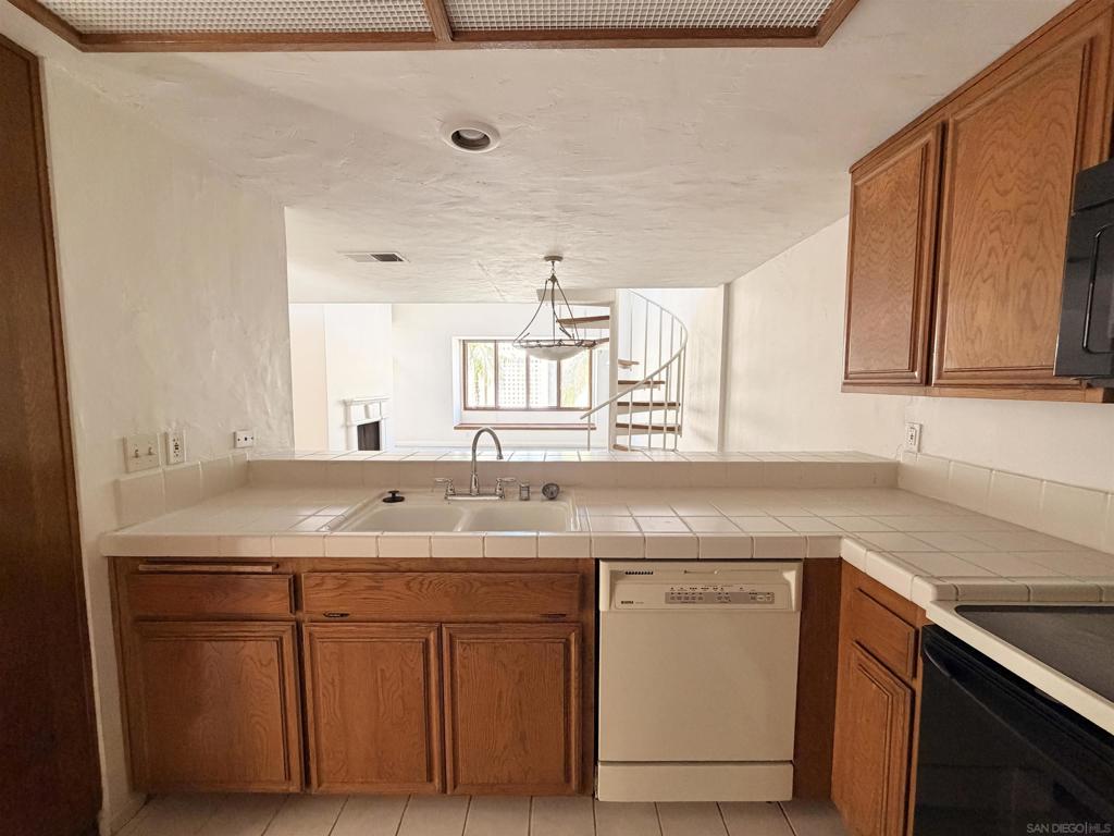 4012 Nobel 303 Property Photo 56